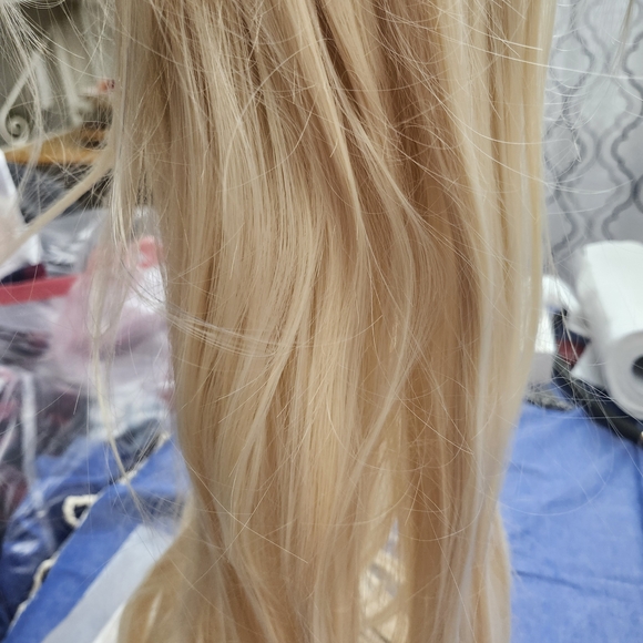 Luxurious Blonde Hair Wig - Picture 6 of 8